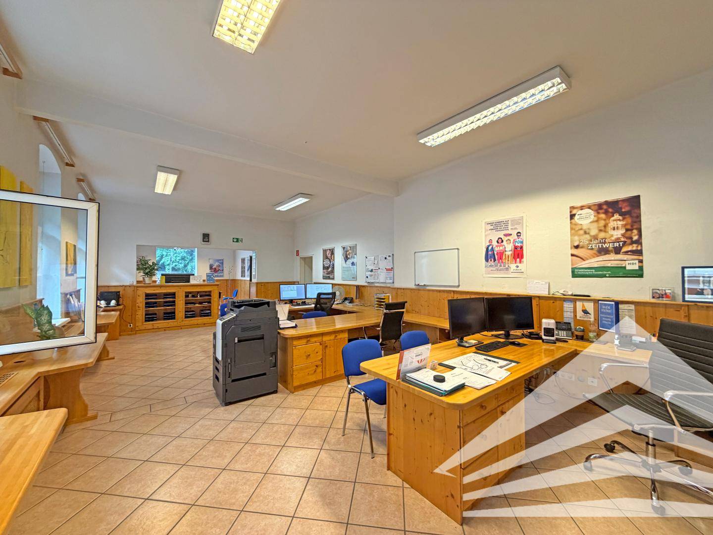 Ground floor commercial space with separate entrance