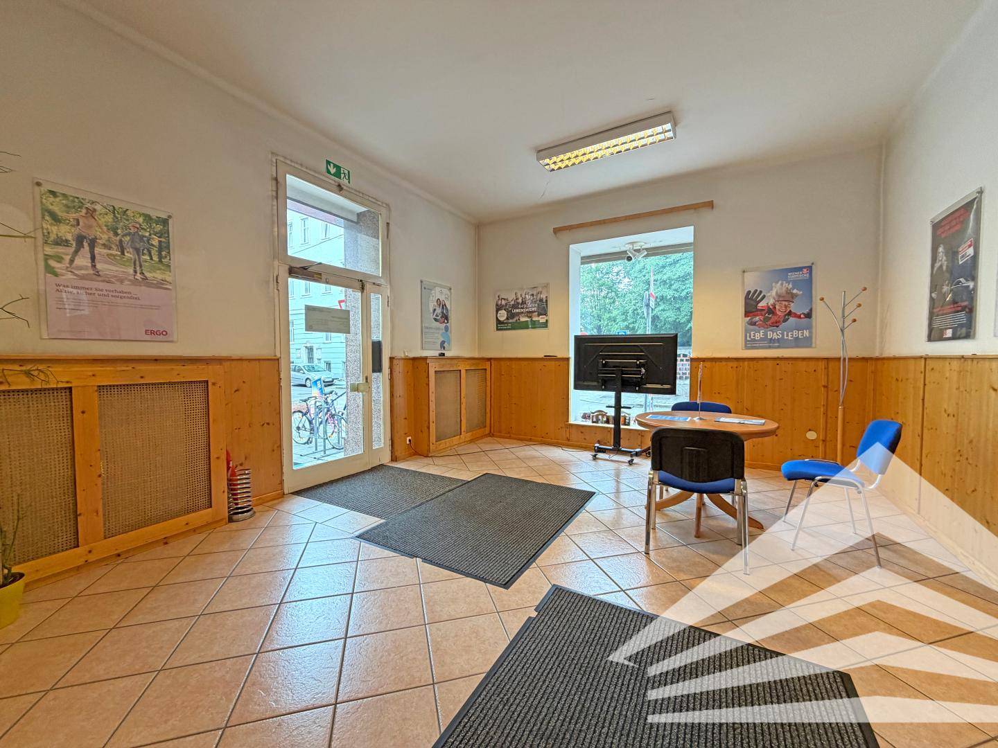 Office space with tea kitchen in prime city centre location