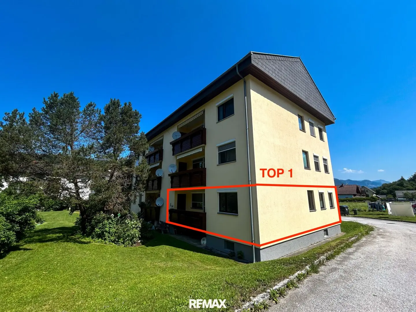 3 room apartment with sunny loggia and parking space