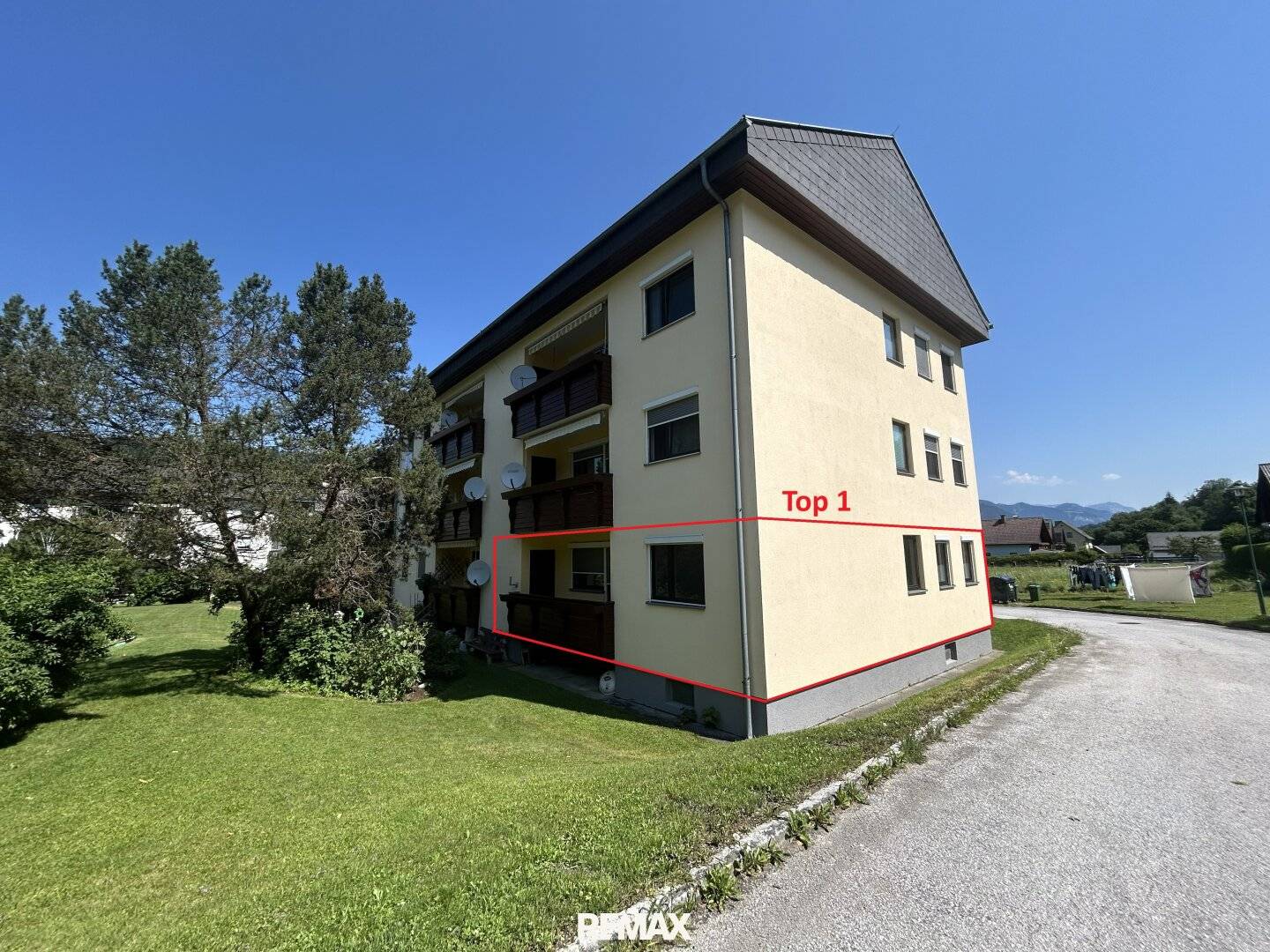 3 Zimmer Wohnung mit sonniger Loggia und Parkplatz