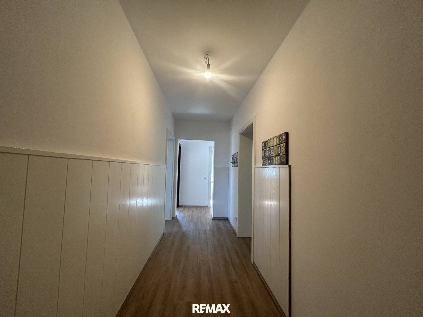 3 Zimmer Wohnung mit sonniger Loggia und Parkplatz