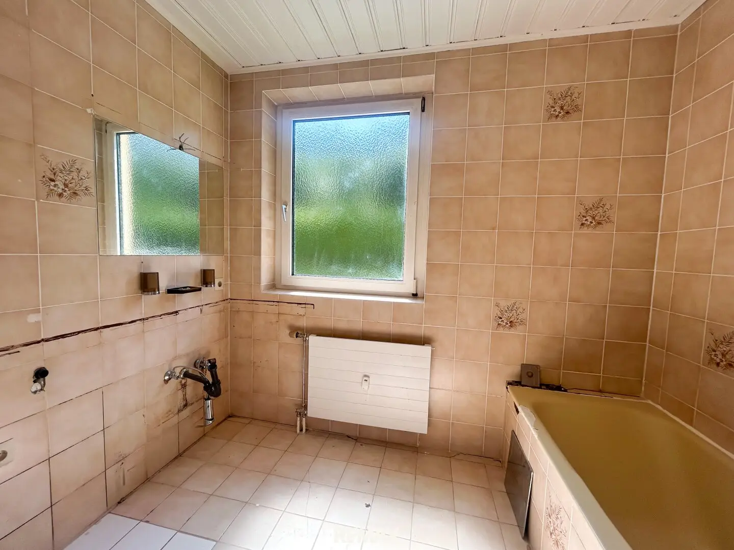 3 room apartment with sunny loggia and parking space