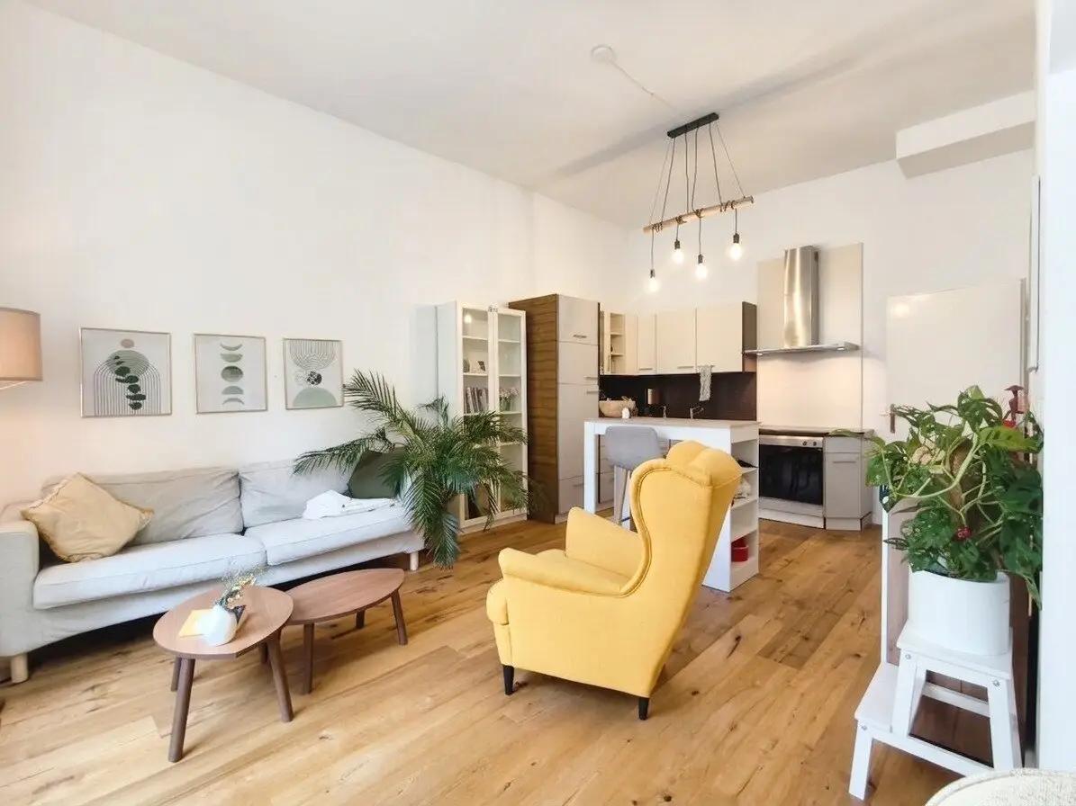 Investment apartment in quiet courtyard location with district heating