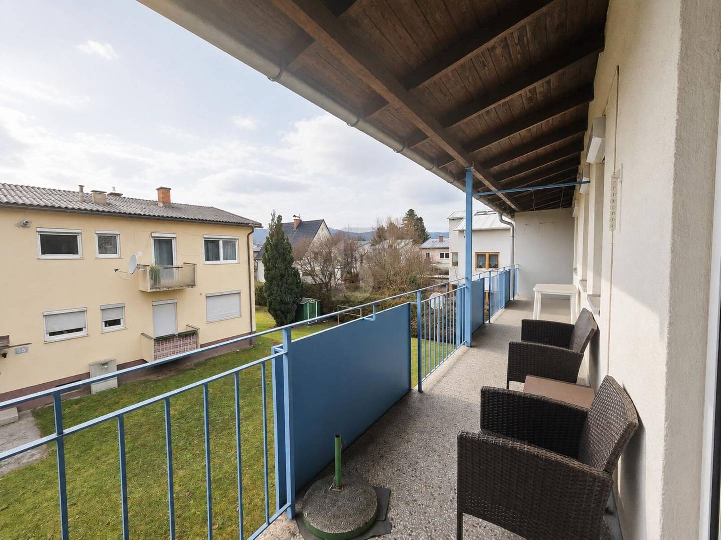 Frisch sanierte Wohnung mit großem Balkon und Parkplatz
