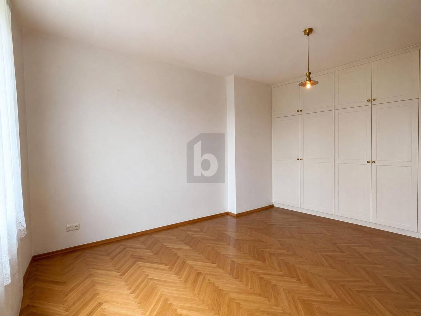 Frisch sanierte Wohnung mit großem Balkon und Parkplatz