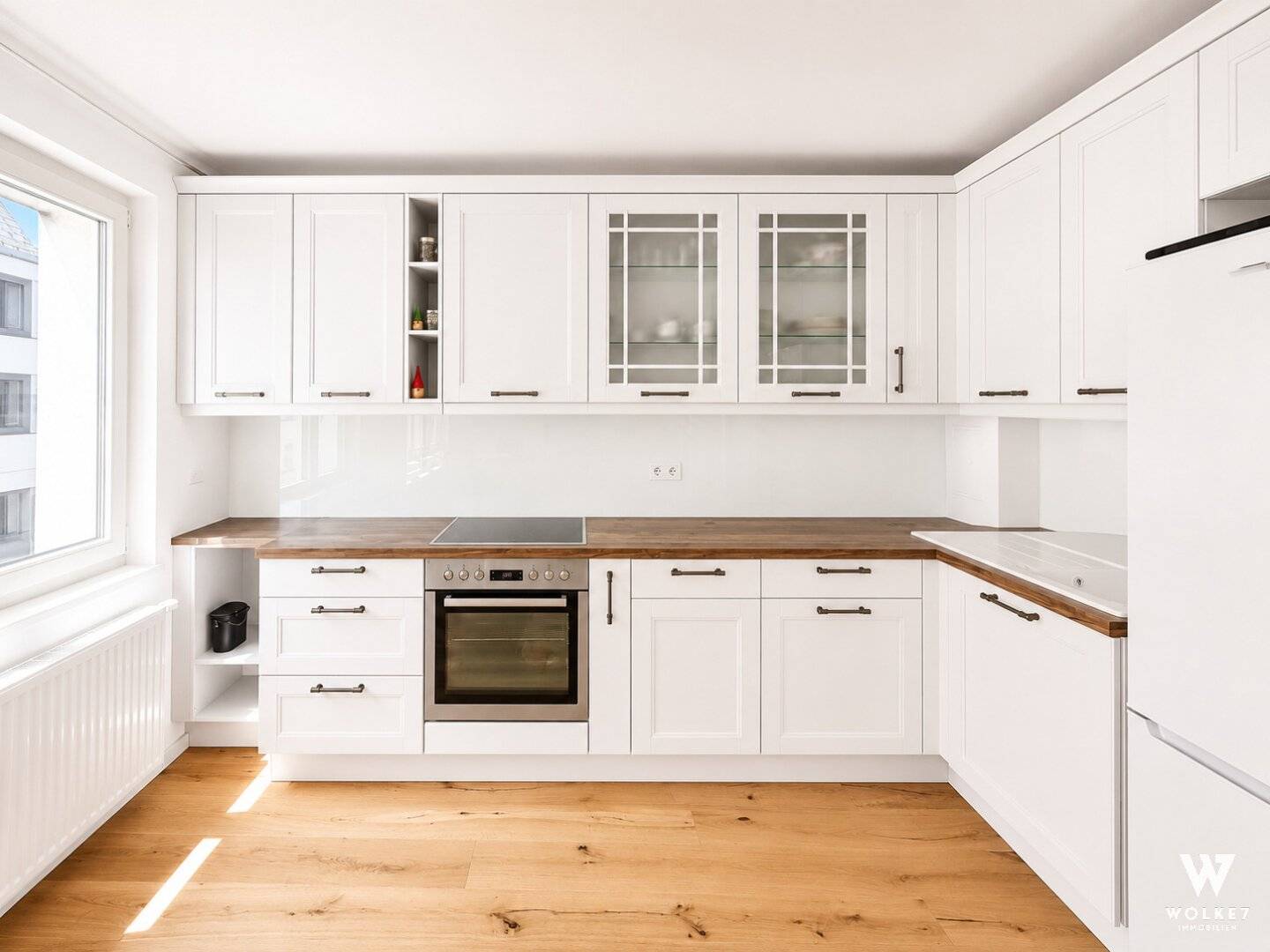 Generalsanierte 2 Zimmer Wohnung mit Parkett und Lift