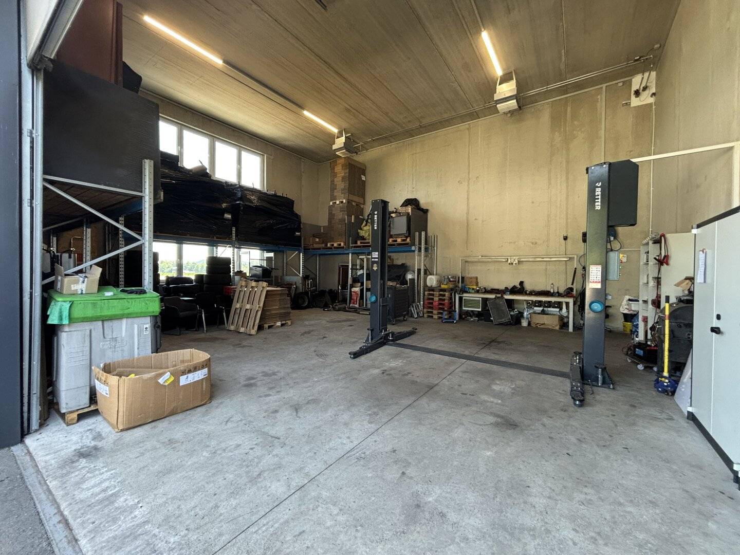 Flexible warehouse in Gewerbepark Ader
