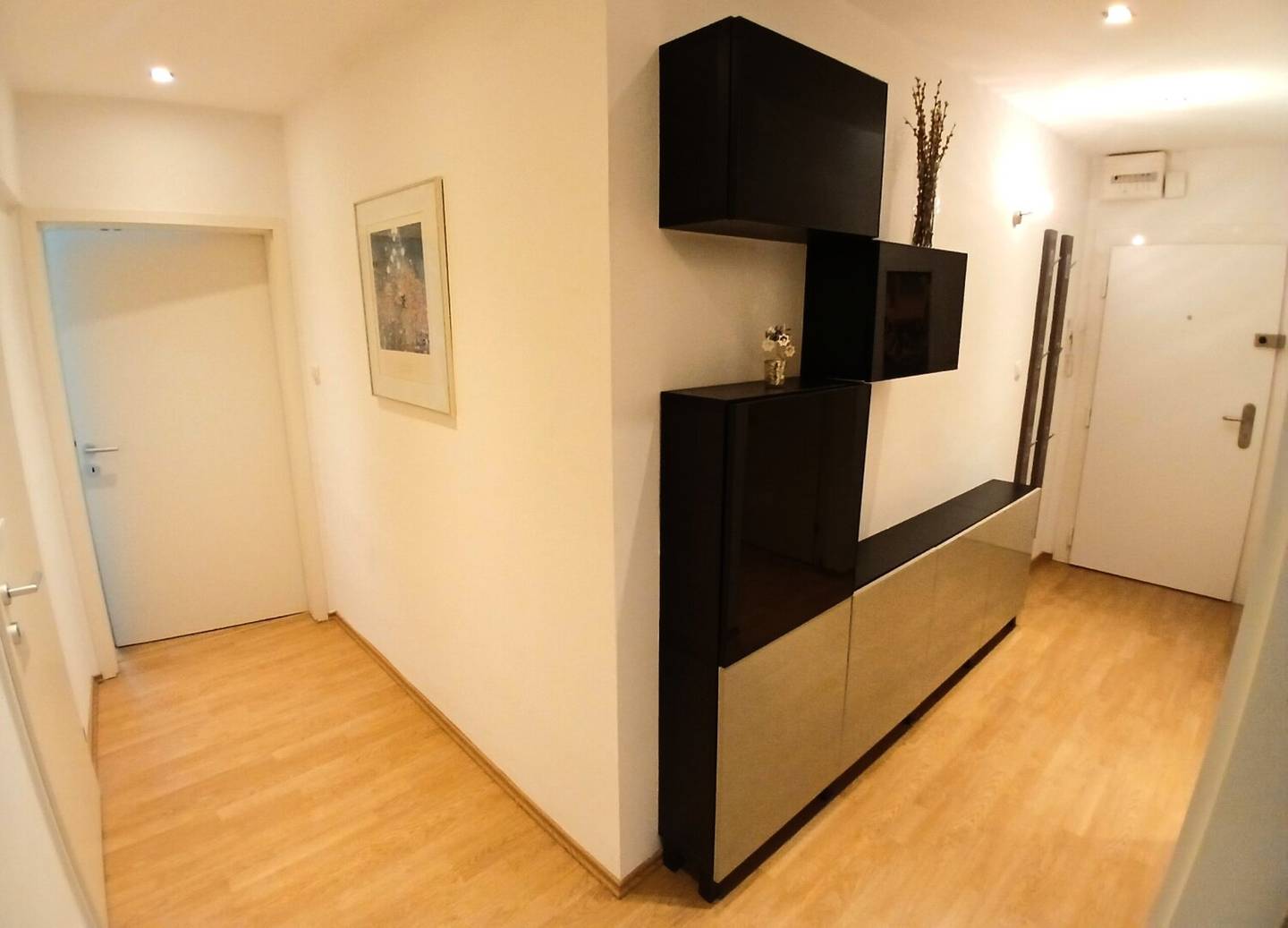 Bright 2-room new build apartment near U1 with free rent determination