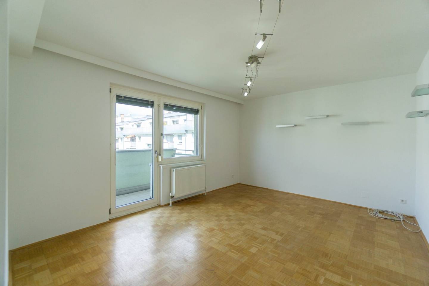 Bright 3 room apartment with balcony and parking space in Penzing
