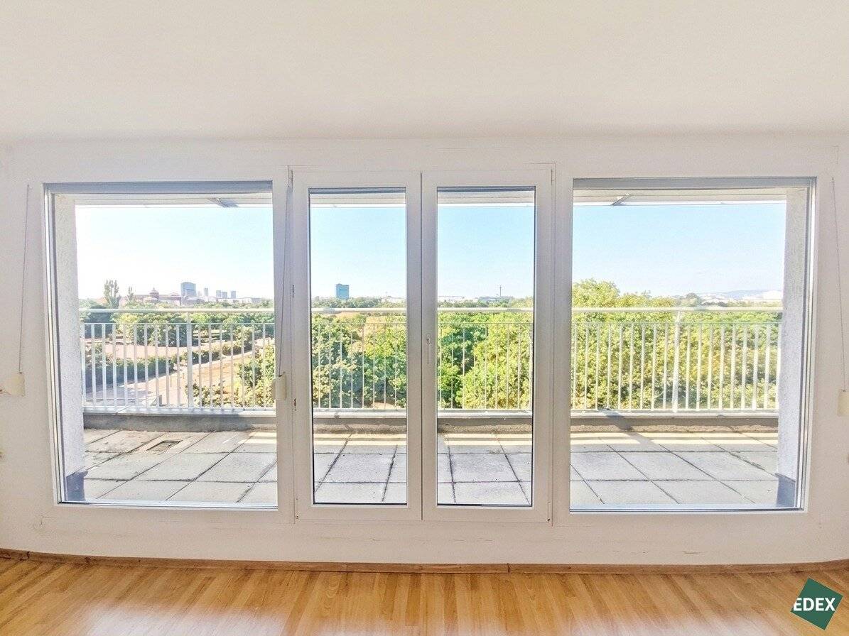 Maisonette apartment with balcony and terrace directly by the Danube