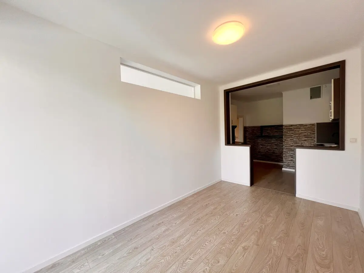 Helle 2 Zimmer Wohnung mit Loggia im Jakomini