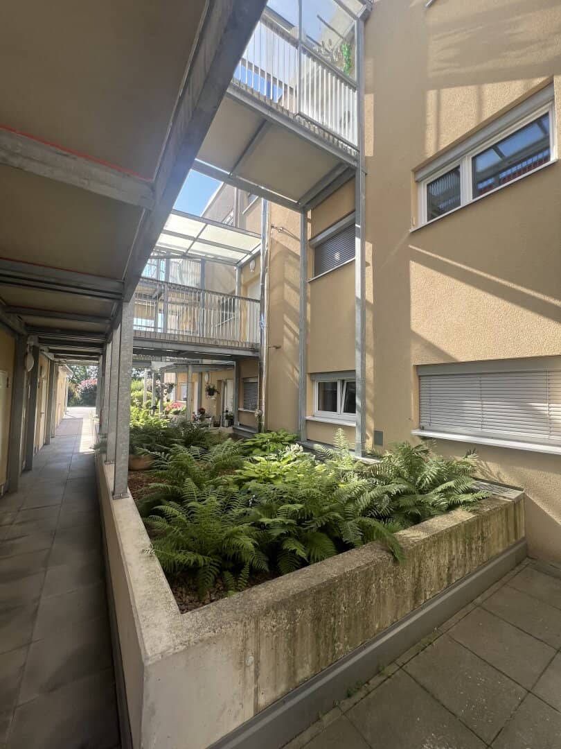 Helle Dachgeschosswohnung mit Balkon und Stellplatz
