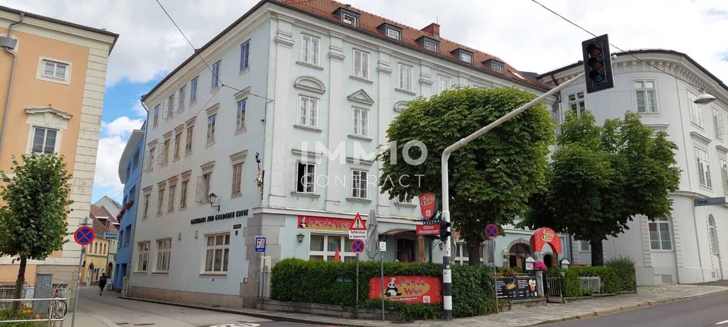 Penthouse Apartment with Parquet and Elevator at Pfarrplatz