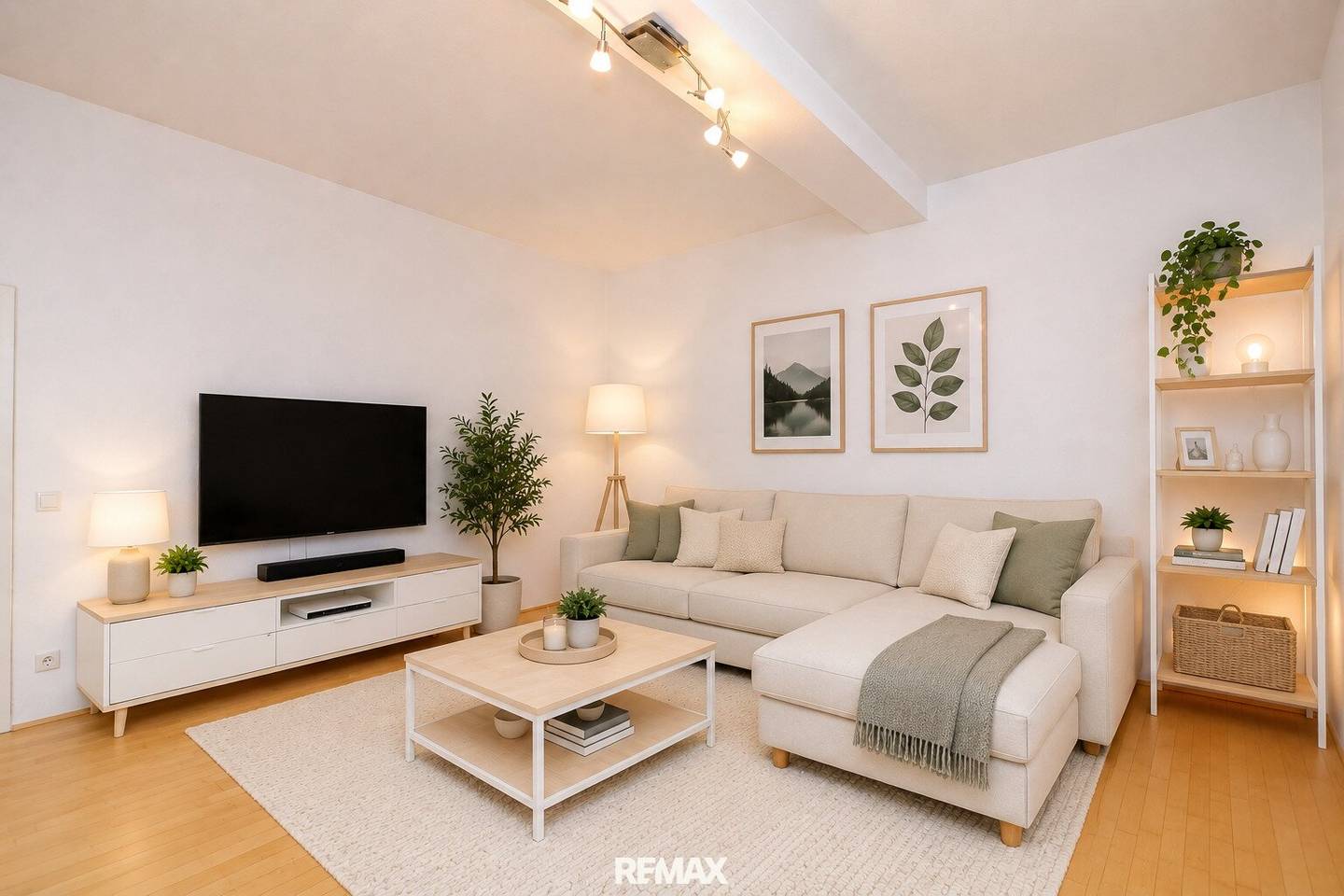 Bright period apartment with parquet and elevator in Meidling