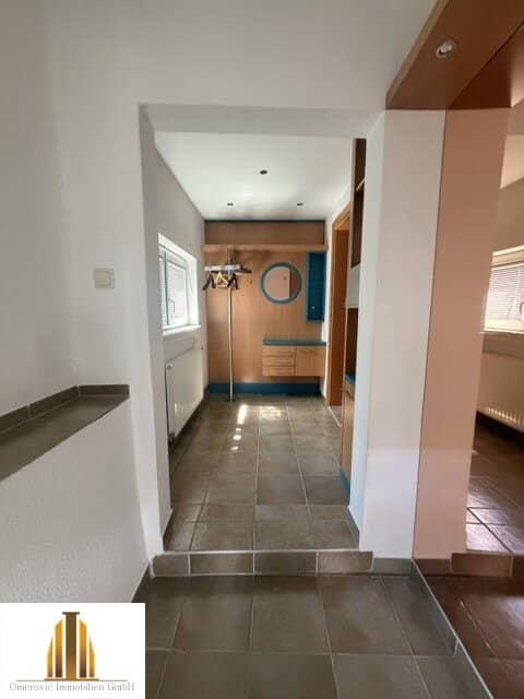 Well maintained single family house with garden and garage