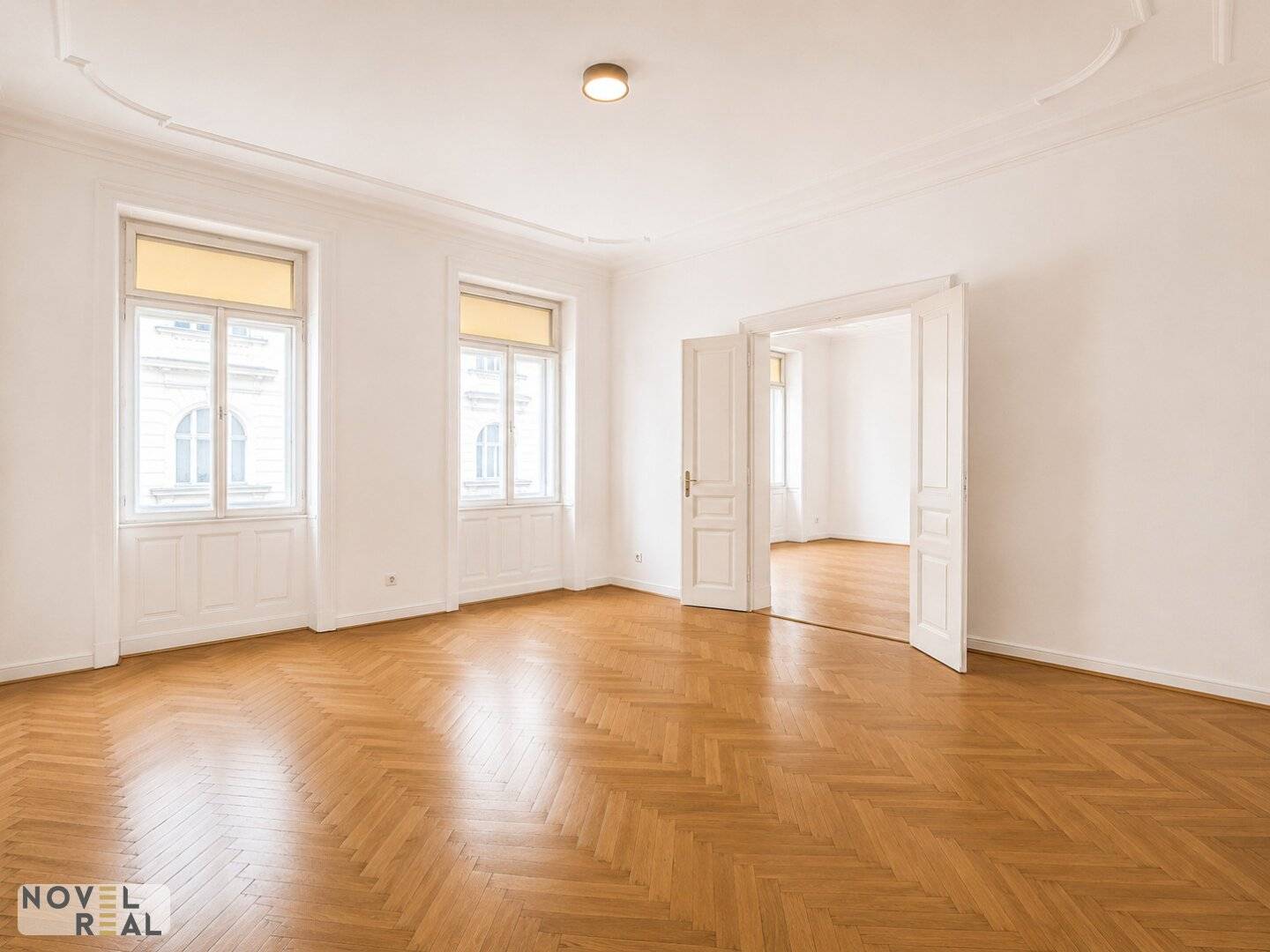 Altbau Apartment on the Mezzanine near Schwedenplatz