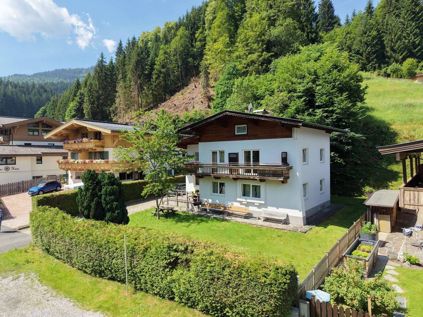 Multi-family house with mountain view and garages in Ellmau