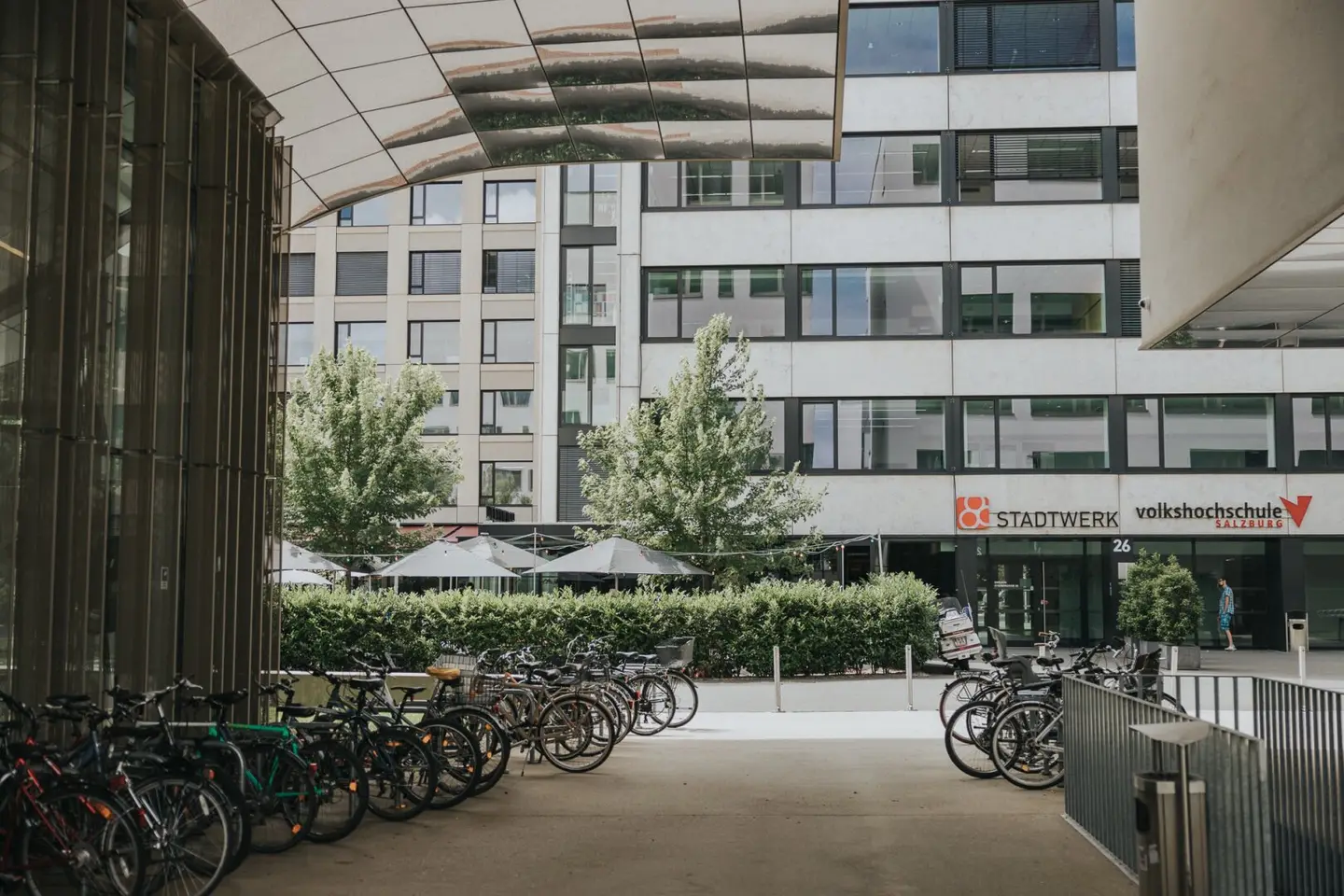 Büro im 6. Stock mit Aufzug und Fernwärme