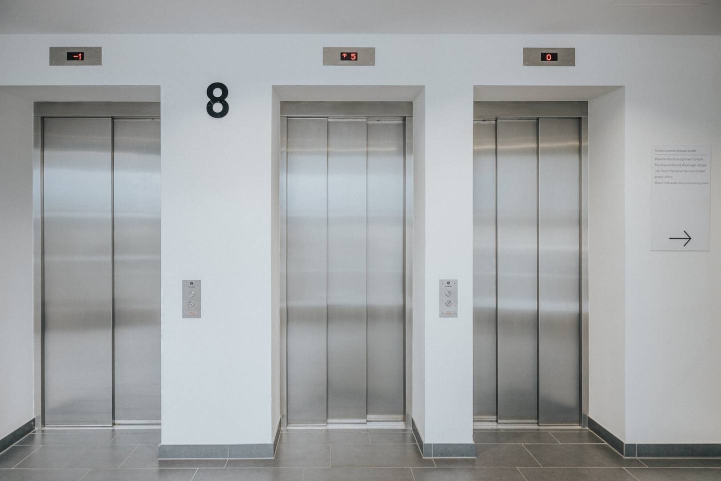 Office on the 6th floor with elevator and district heating