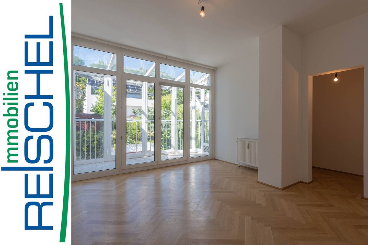 Penthouse with west facing loggia and shared garden