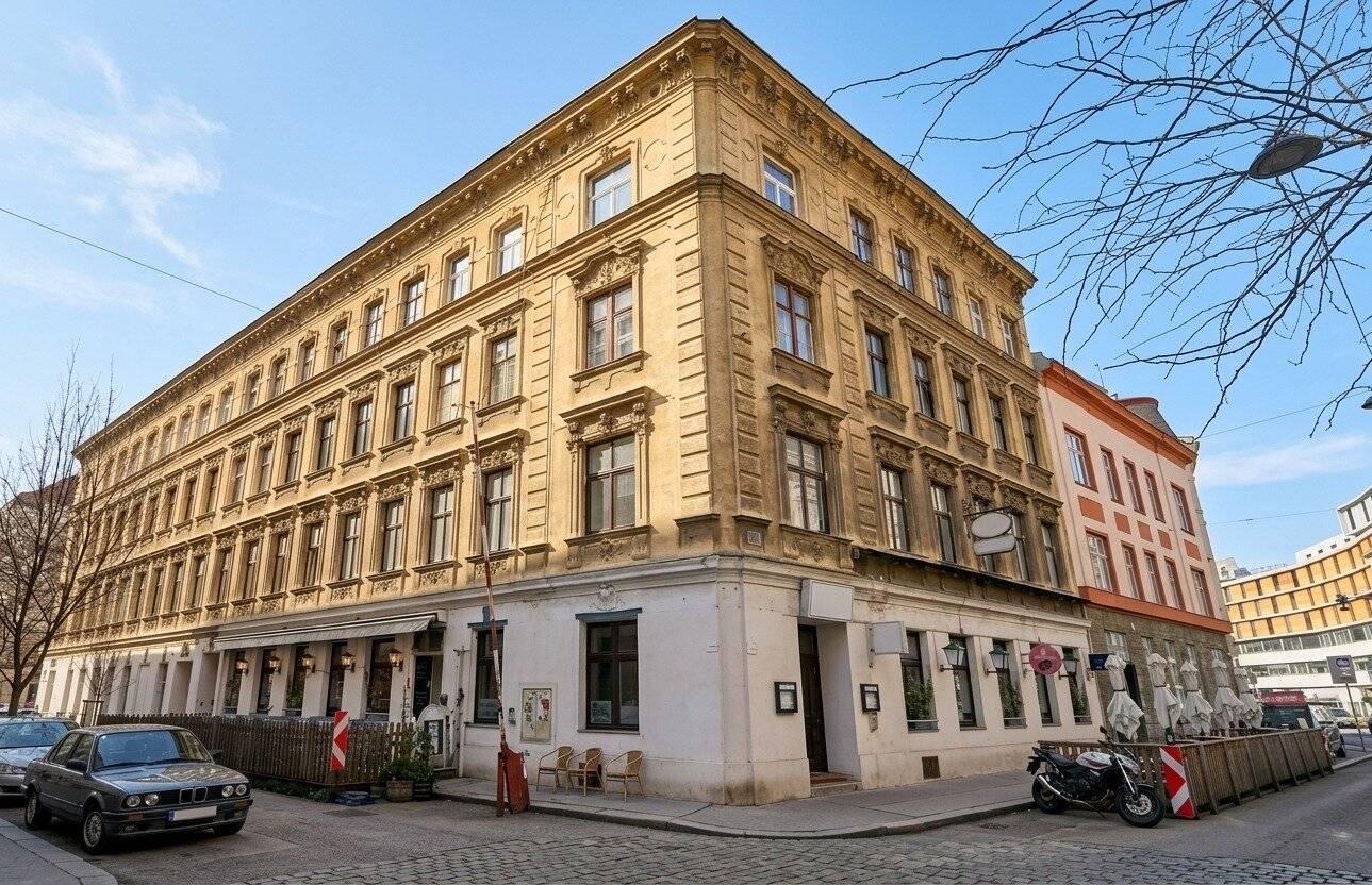 Tenanted apartment with yield potential near Brunnenmarkt