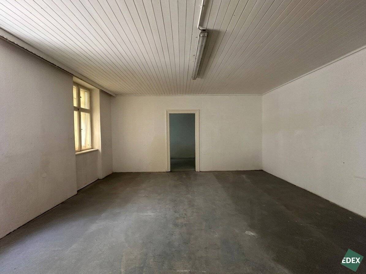 Storage space in prime location near Rennweg station