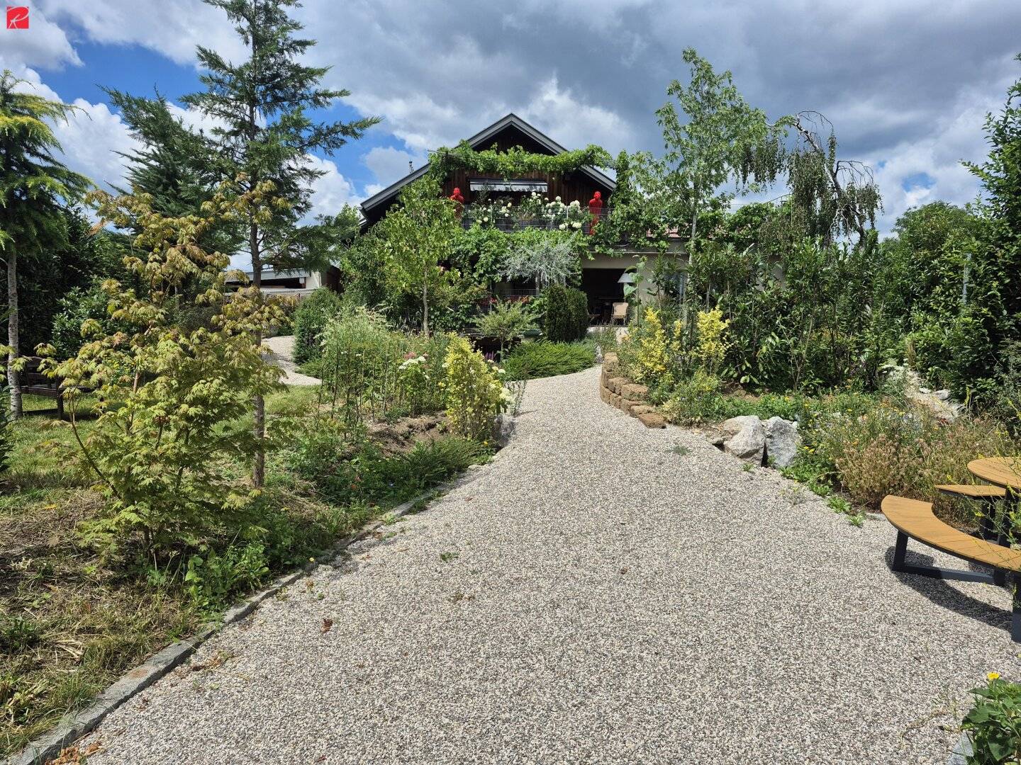 House with Rooftop Terrace and Panoramic View of the Traunstein