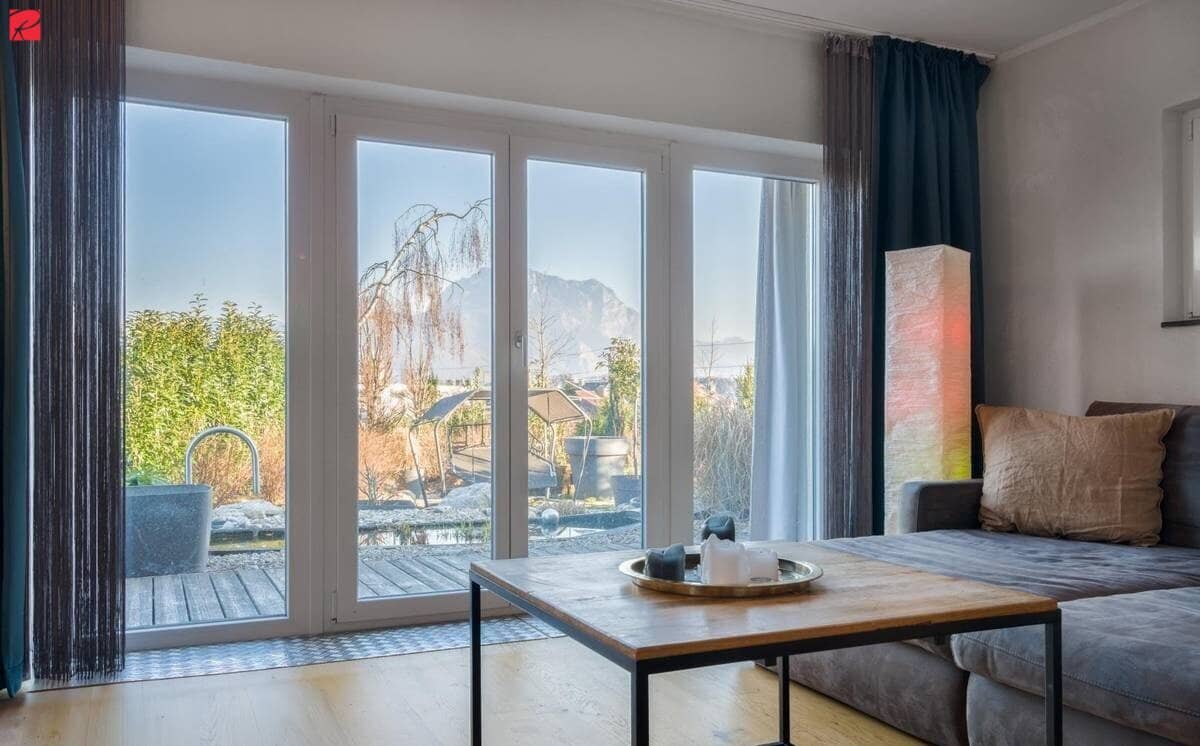 House with Rooftop Terrace and Panoramic View of the Traunstein