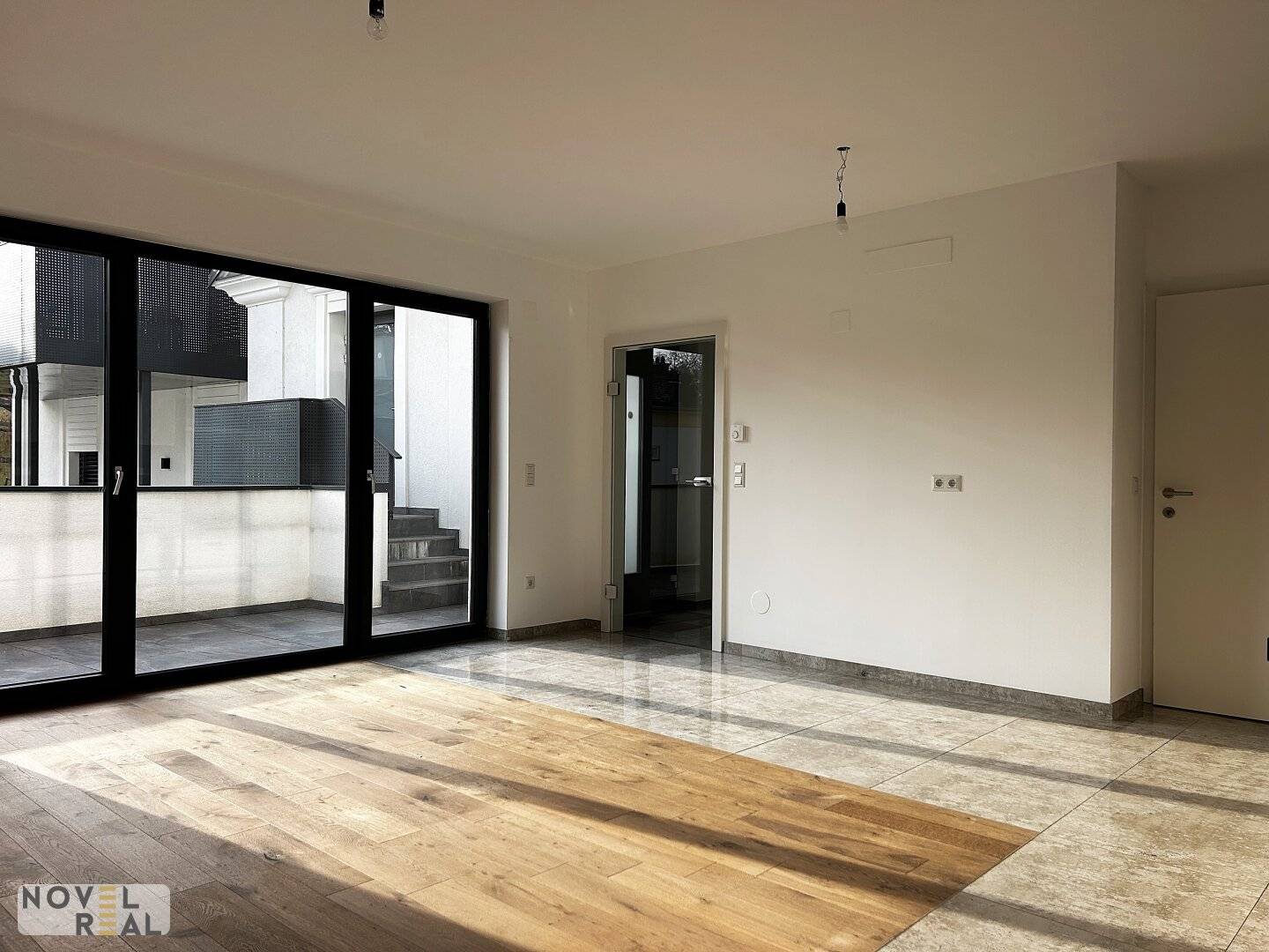 New build penthouse apartment with balcony and roof terrace
