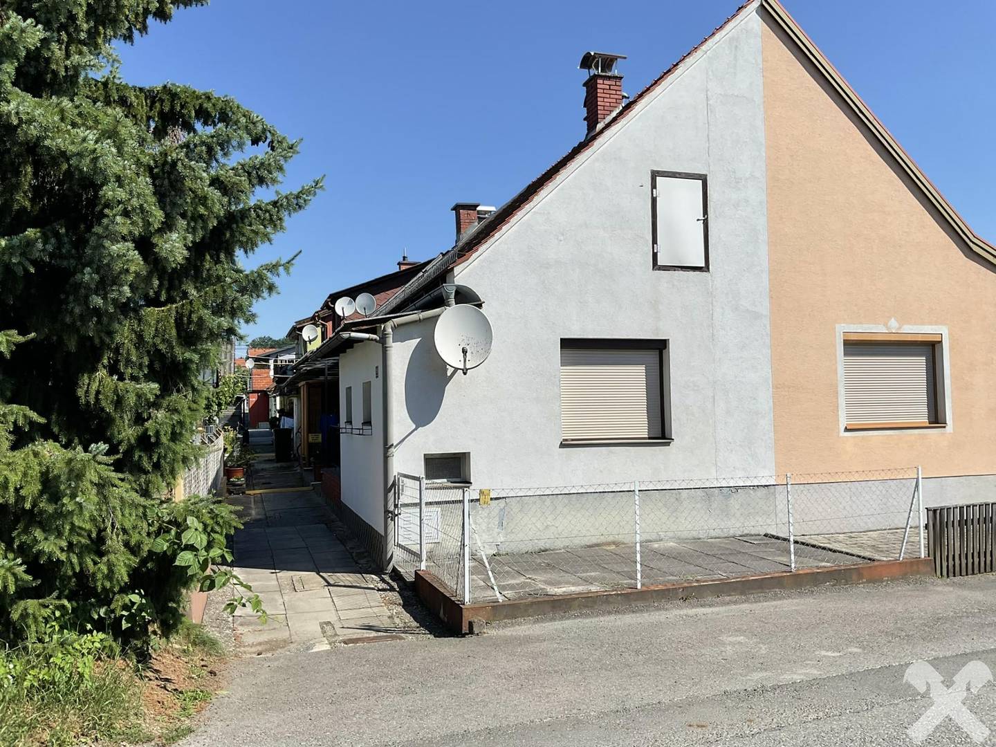 Sonniges Eckreihenhaus mit Gartenparzelle