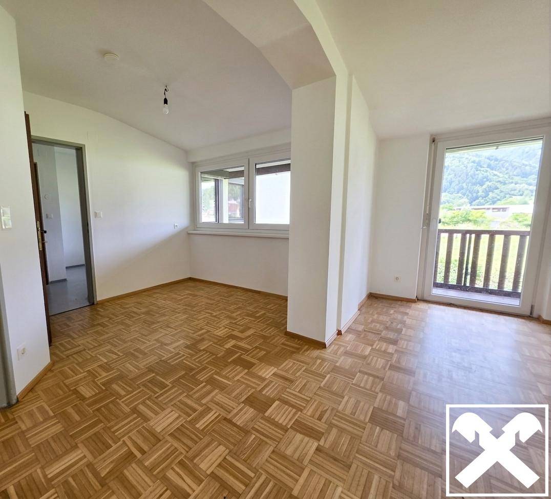 Helle Wohnung mit Westbalkon und Bergblick