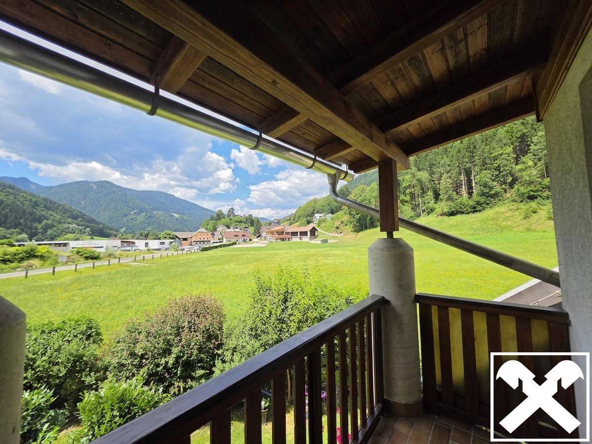 Helle Wohnung mit Westbalkon und Bergblick