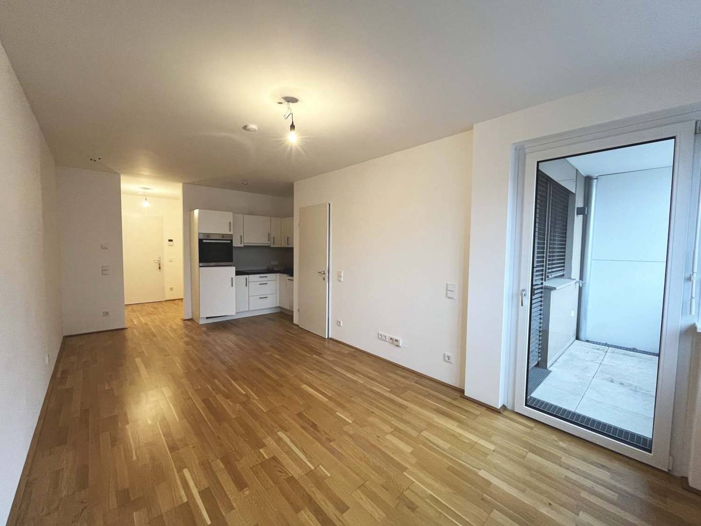 Bright new build apartment with loggia and modern kitchen