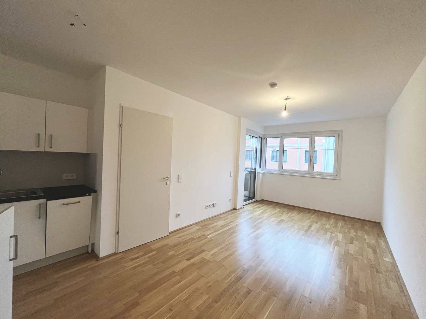 Bright new build apartment with loggia and modern kitchen
