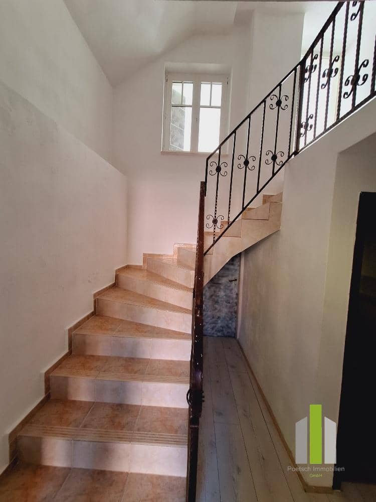 Einfamilienhaus mit Einliegerwohnung und Garten