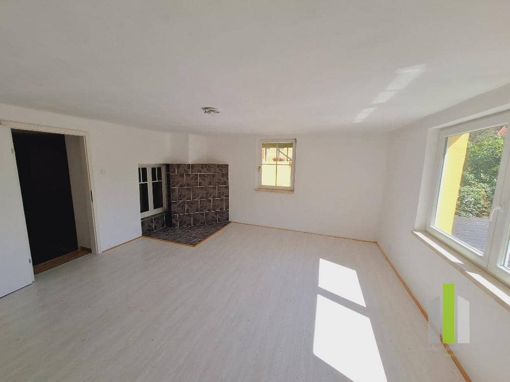 Einfamilienhaus mit Einliegerwohnung und Garten