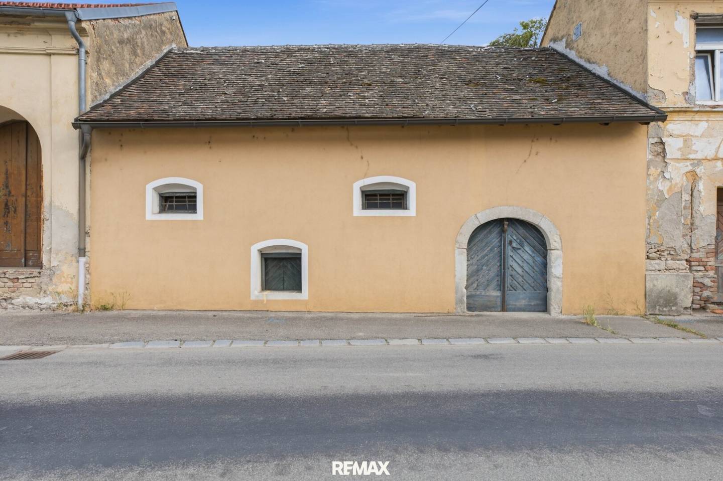 Großzügiges Presshaus mit historischer Kellerröhre in zentraler Lage