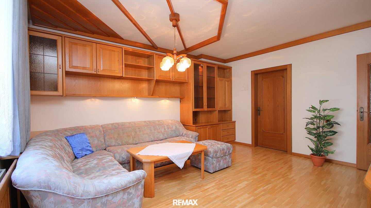 Renovated Apartment with Storage Room in Quiet Settlement