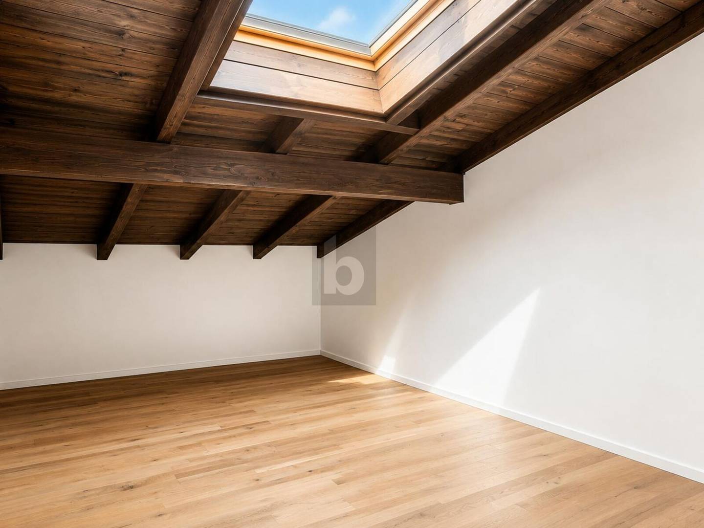 Dachgeschosswohnung mit Untersbergblick und Balkon