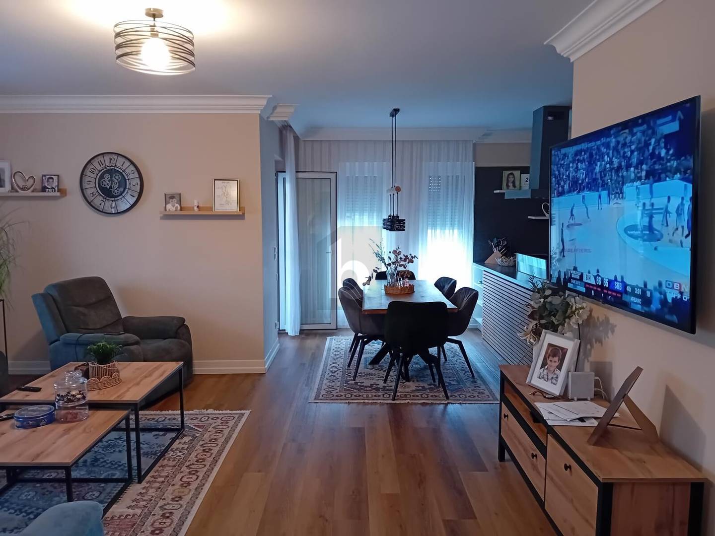 Familienwohnung mit Privatgarten Terrasse und Balkon