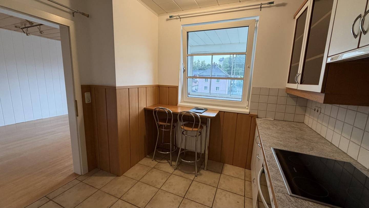Bright apartment with loggia and parking