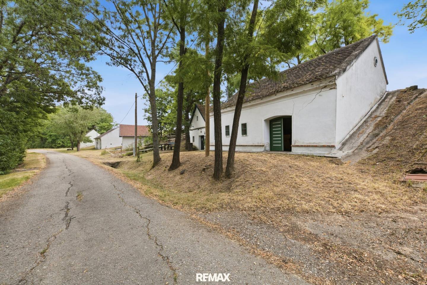 Charmantes Weinpresshaus mit Weinkeller in ruhiger Grünruhelage