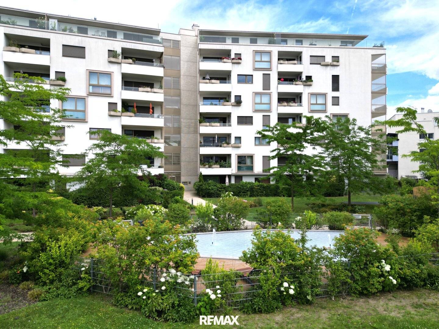 Apartment with Loggia to Courtyard and District Heating