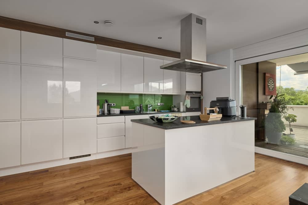 Penthouse apartment with large terrace and underground parking