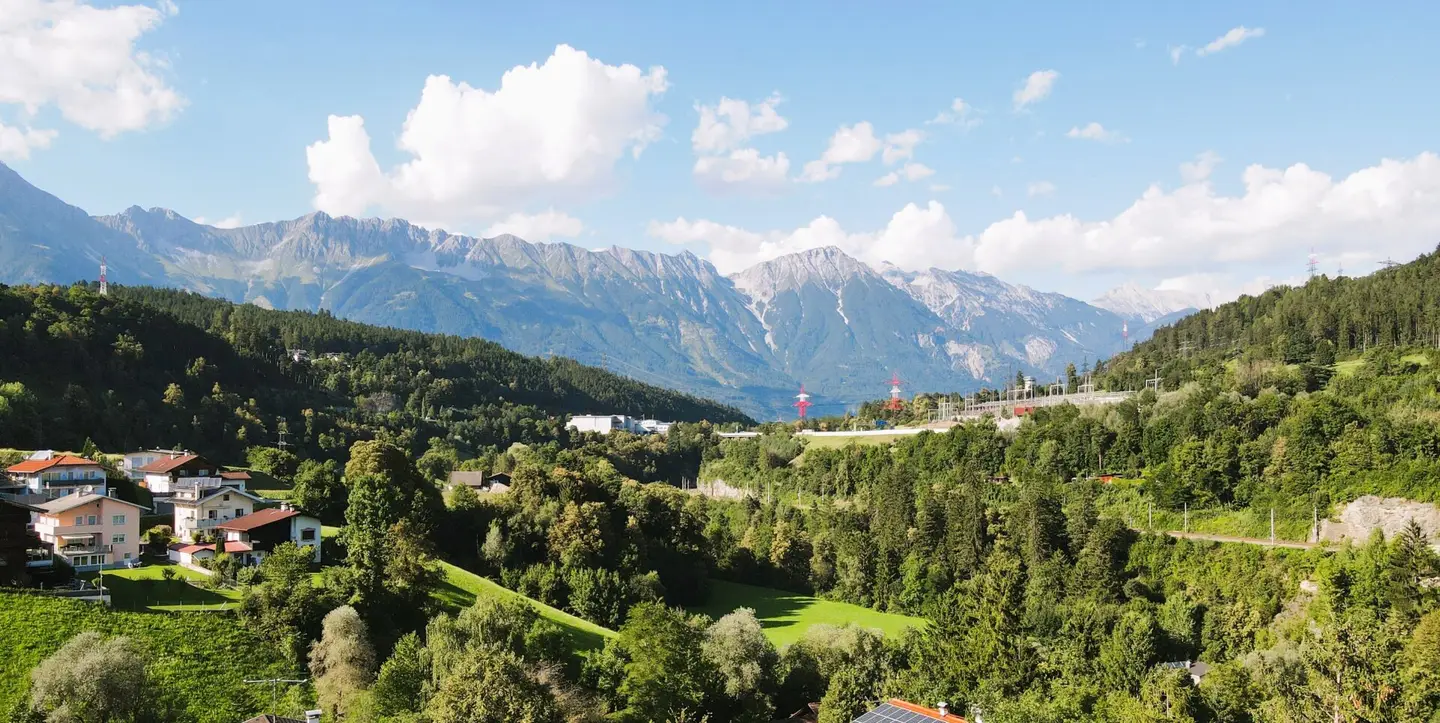 Building plot with mountain view and forest proximity