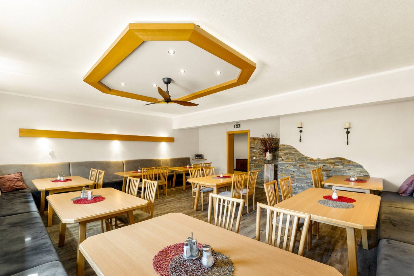 Traditional restaurant with large parking area and terrace