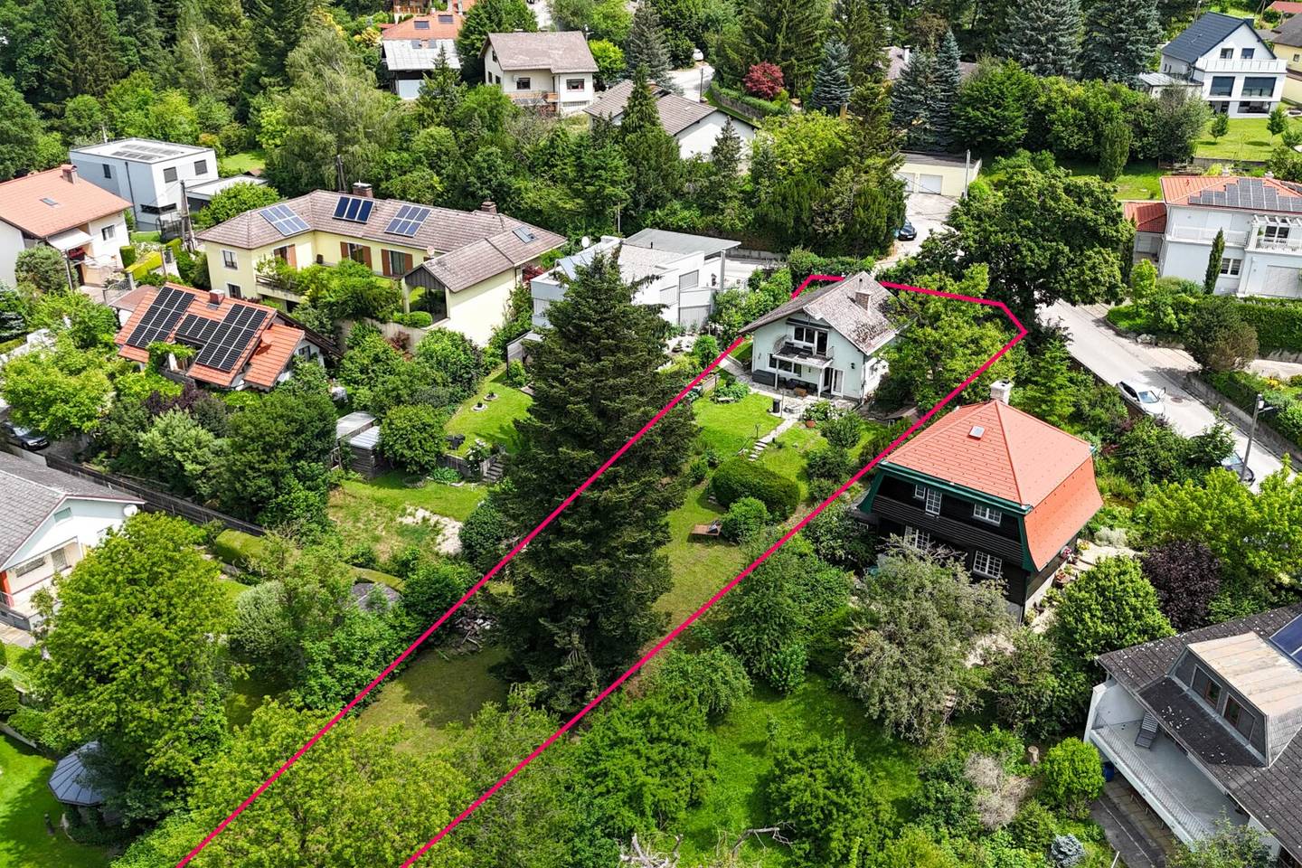 Charming house with southwest plot and division potential