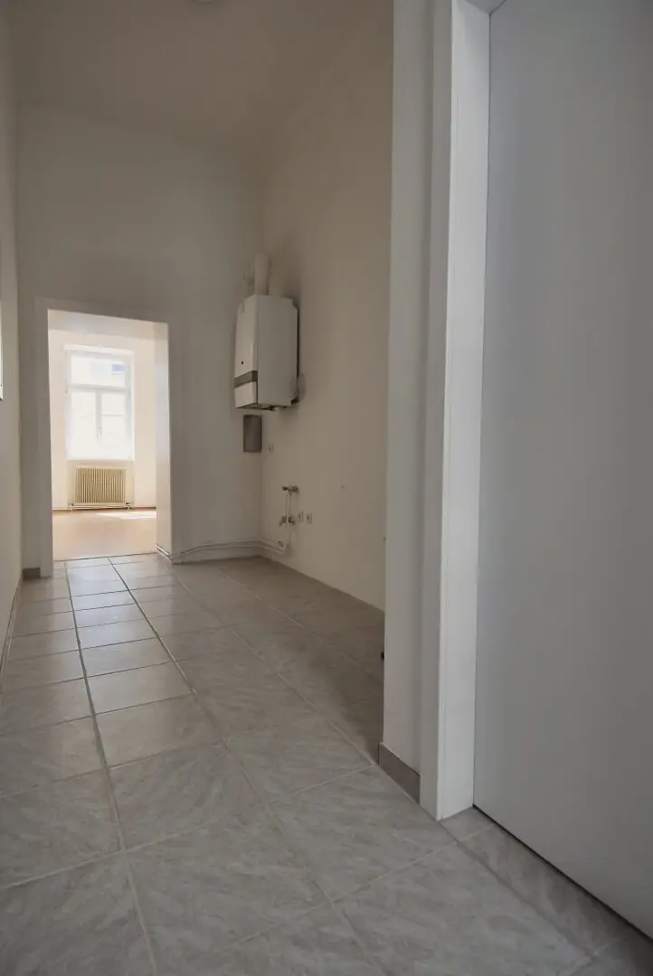 Bright historic apartment in a quiet side street