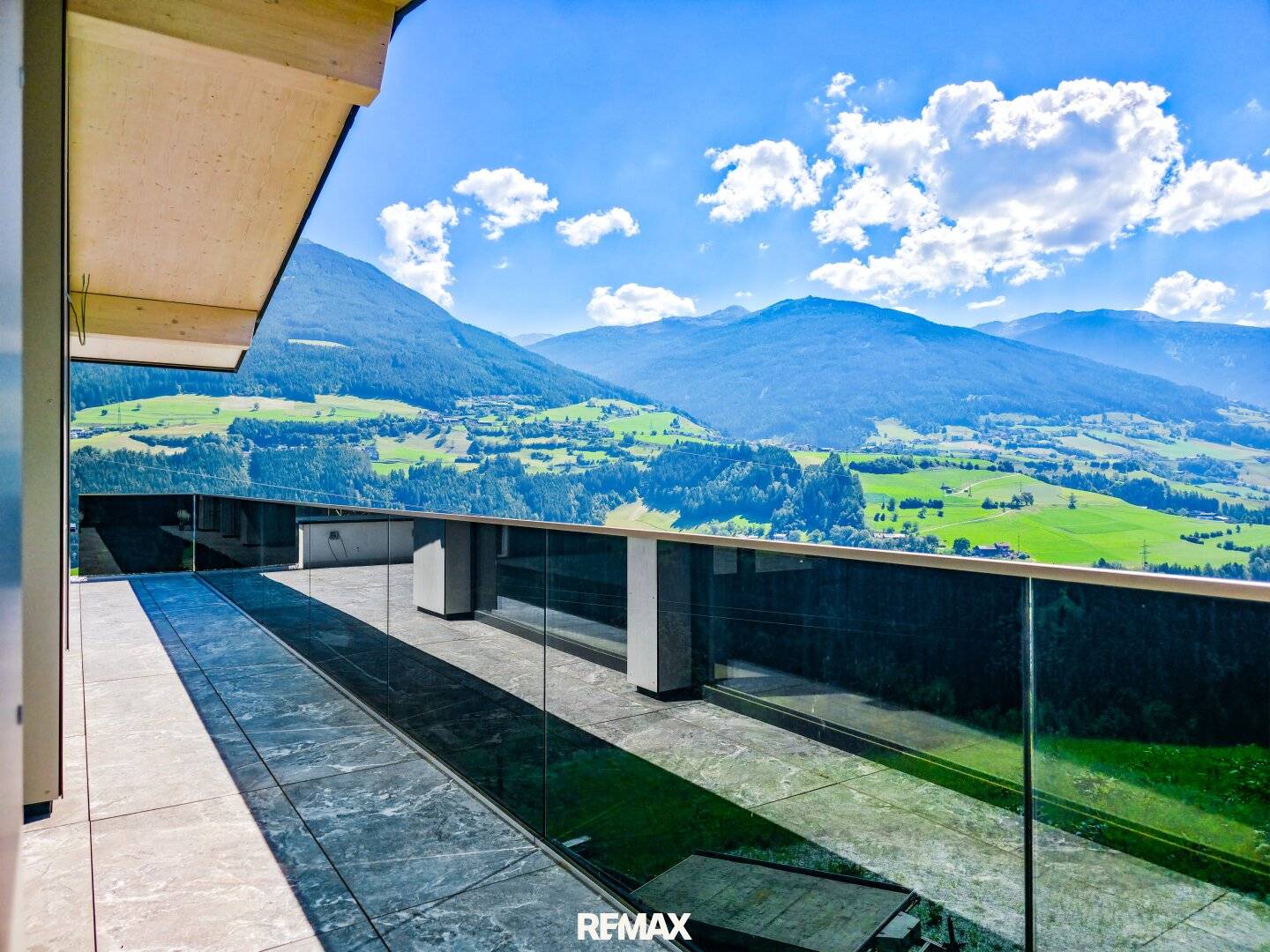 Penthouse with panoramic rooftop terrace and private elevator