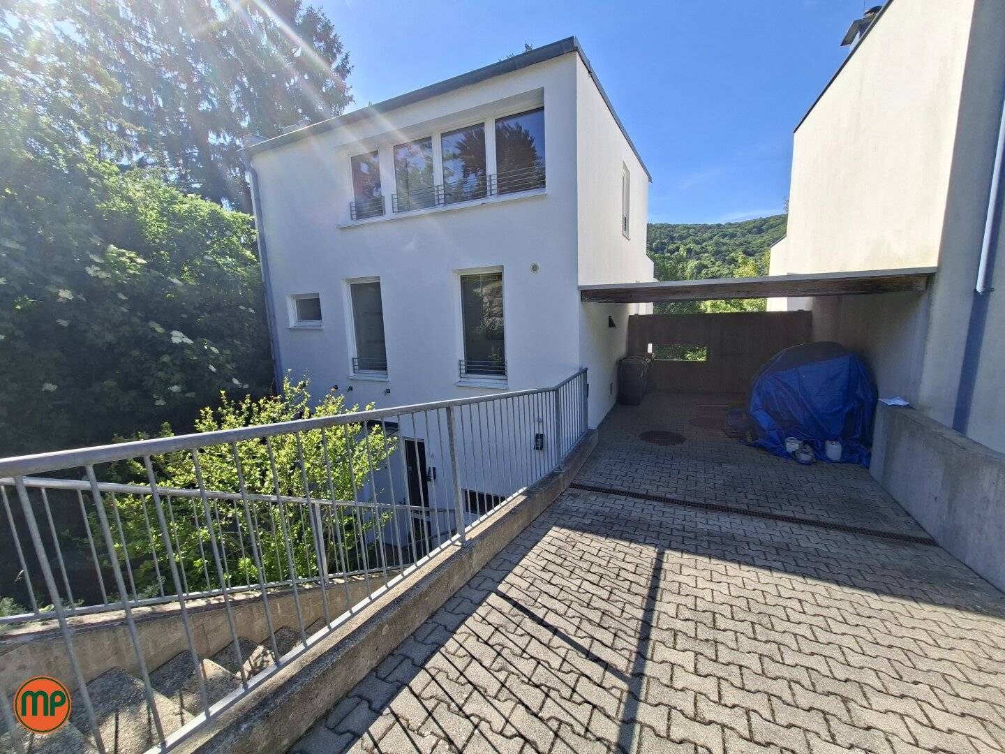 Einfamilienhaus mit Garten und Carport in sonniger Südwestlage